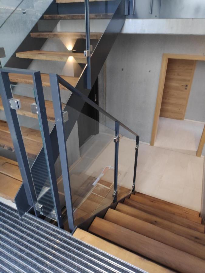 Ferienwohnungen Und Zimmer In Reutlingen-Goenningen المظهر الخارجي الصورة