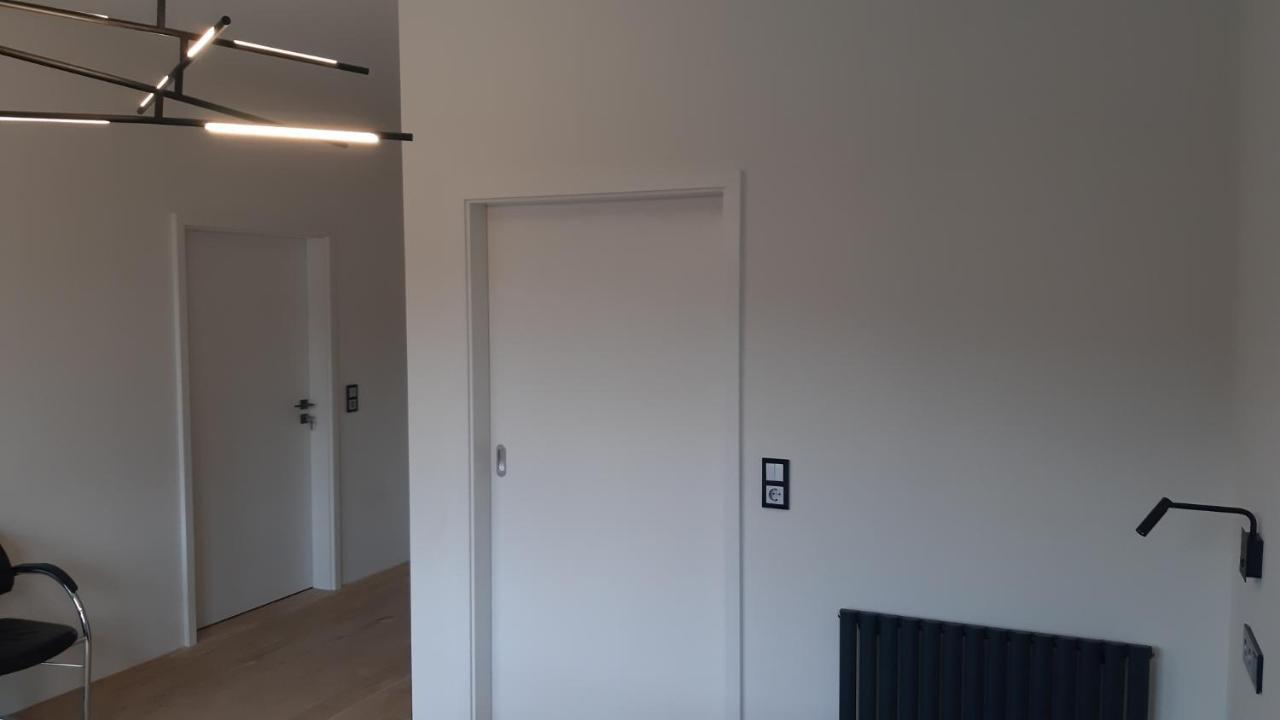 Ferienwohnungen Und Zimmer In Reutlingen-Goenningen المظهر الخارجي الصورة